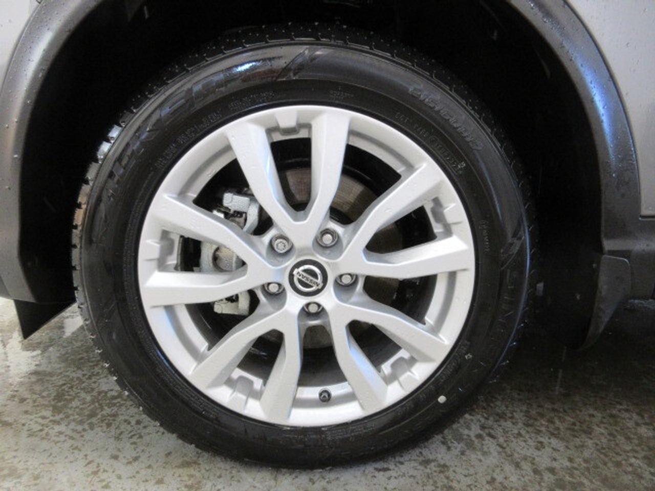 2023 Nissan Qashqai SV AWD, ROOF, APPLE/ANDROID, CAMERA, 44K! Photo