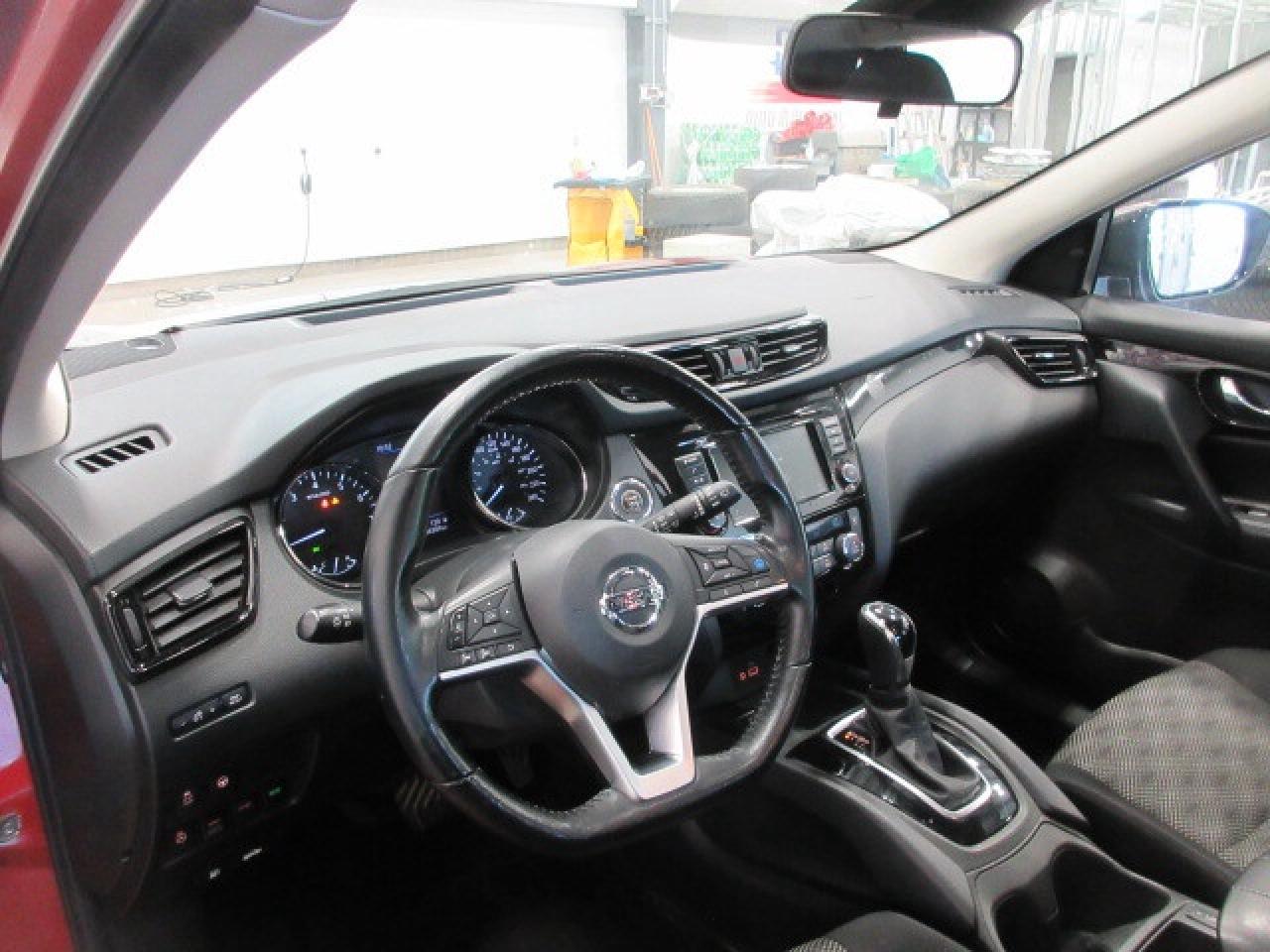 2022 Nissan Qashqai SV AWD, ROOF, APPLE/ANDROID, HTD. SEATS, 36K! Photo