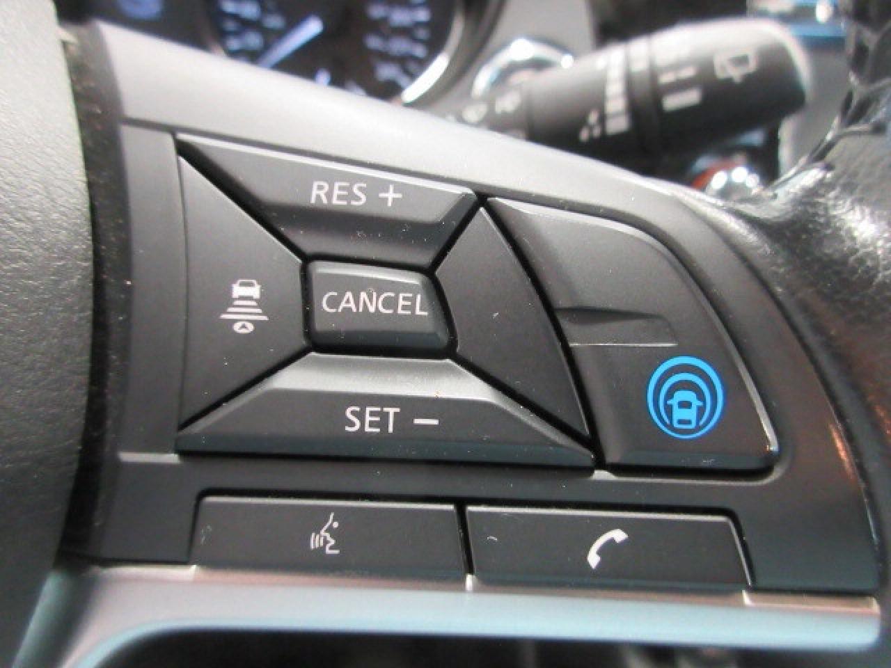 2022 Nissan Qashqai SV AWD, ROOF, APPLE/ANDROID, HTD. SEATS, 36K! Photo