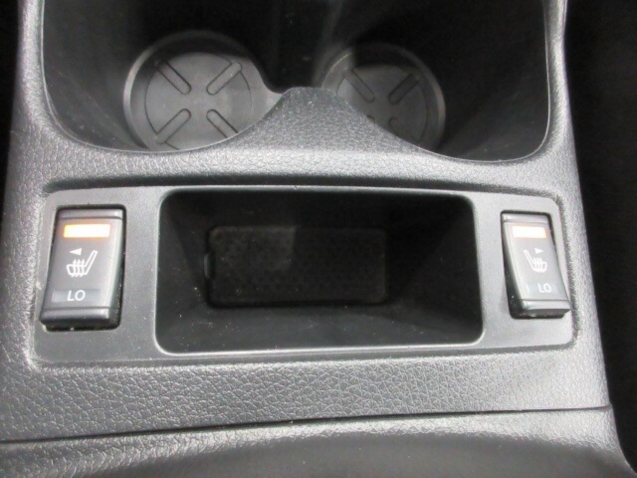 2022 Nissan Qashqai SV AWD, ROOF, APPLE/ANDROID, HTD. SEATS, 36K! Photo