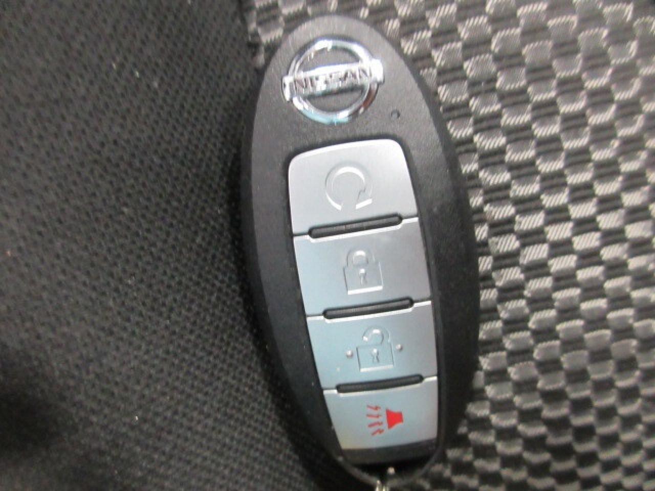 2022 Nissan Qashqai SV AWD, ROOF, APPLE/ANDROID, HTD. SEATS, 36K! Photo