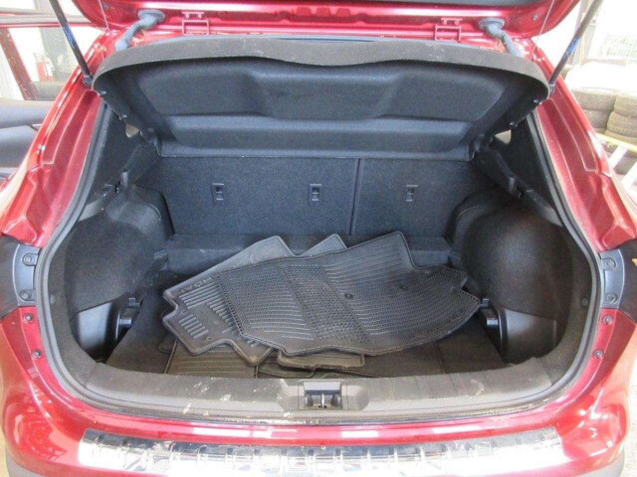 2022 Nissan Qashqai SV AWD, ROOF, APPLE/ANDROID, HTD. SEATS, 36K! Photo