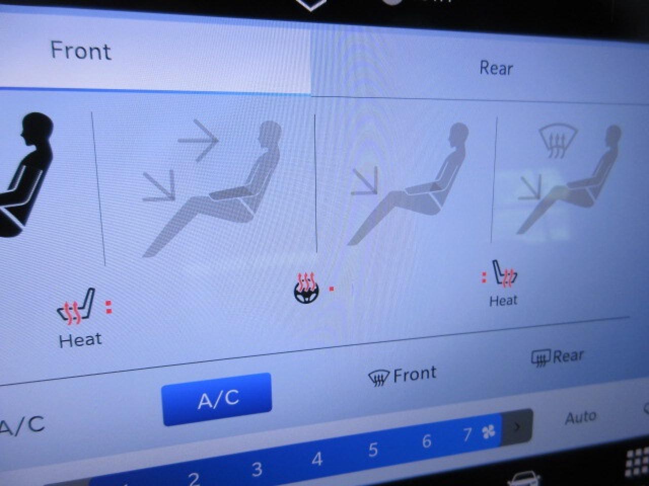 2022 Chrysler Pacifica TOURING L, HTD. LEATHER, APPLE/ANDROID, 122K! Photo