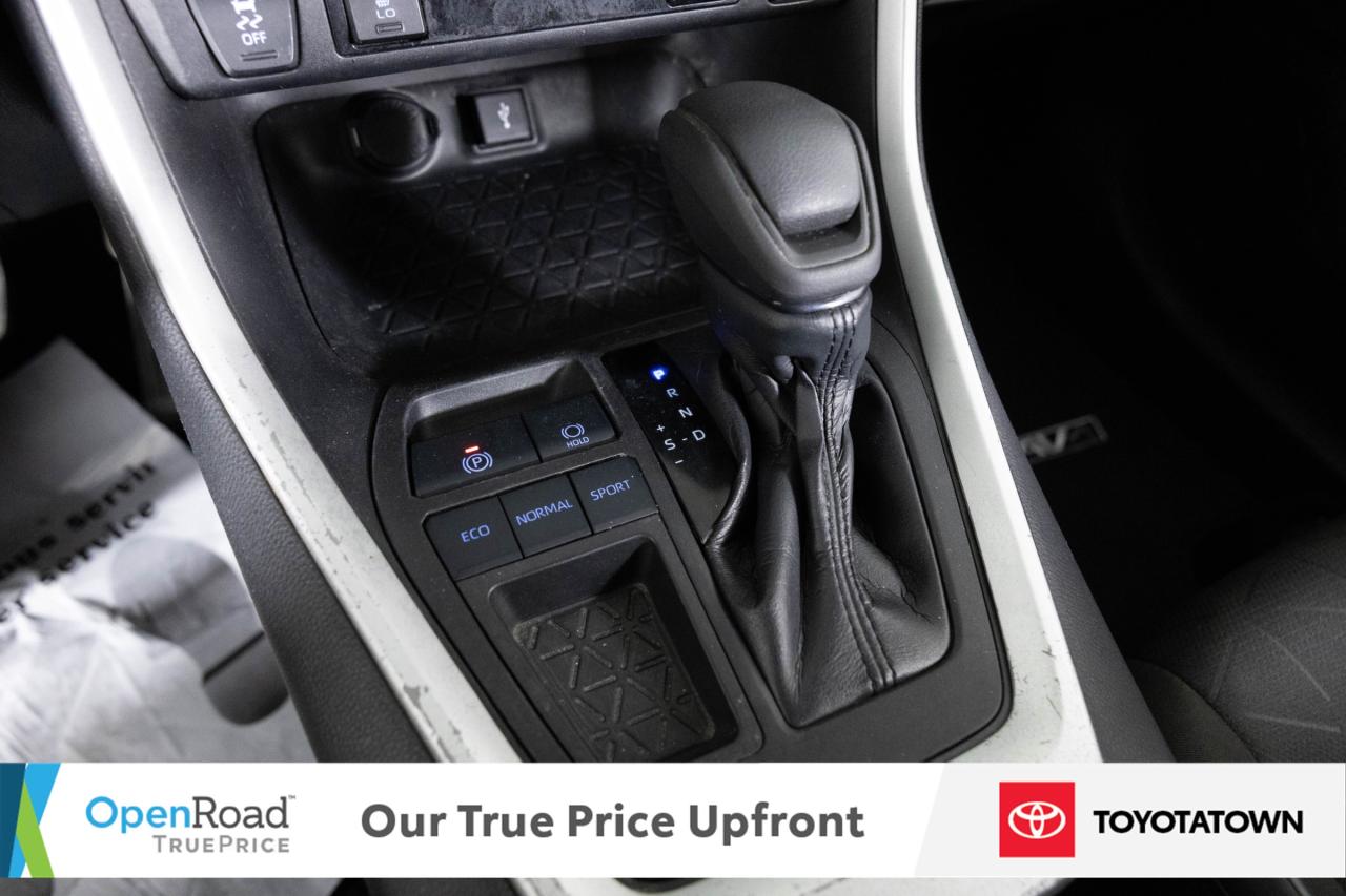 2022 Toyota RAV4 LE! CERTIFIED PRE OWNED! ACCIDENT FREE! ELIGIBLE F Photo