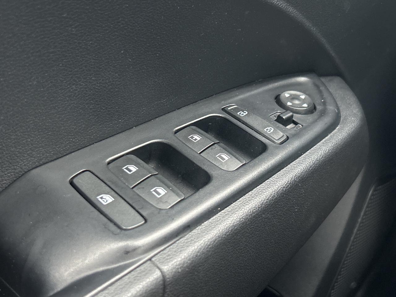 2023 Hyundai Venue Preferred   Factory Warranty   Clean Carfax Photo