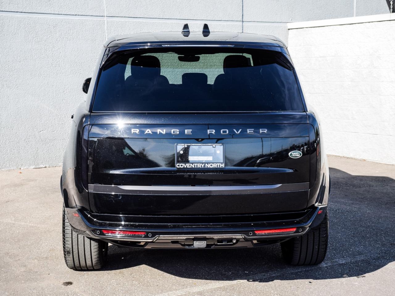 2023 Land Rover Range Rover LWB Photo4