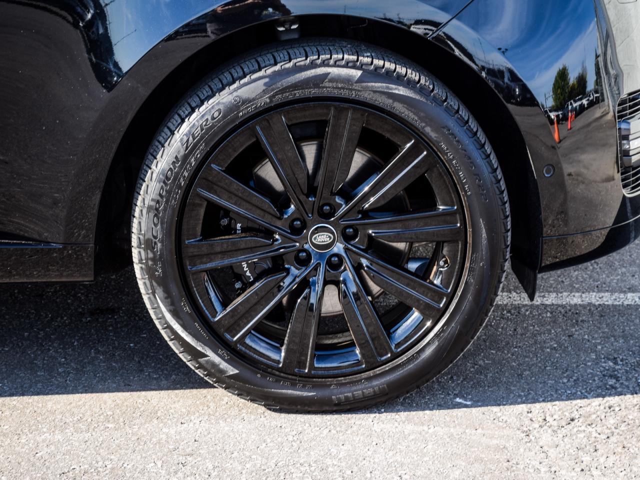 2023 Land Rover Range Rover LWB Photo