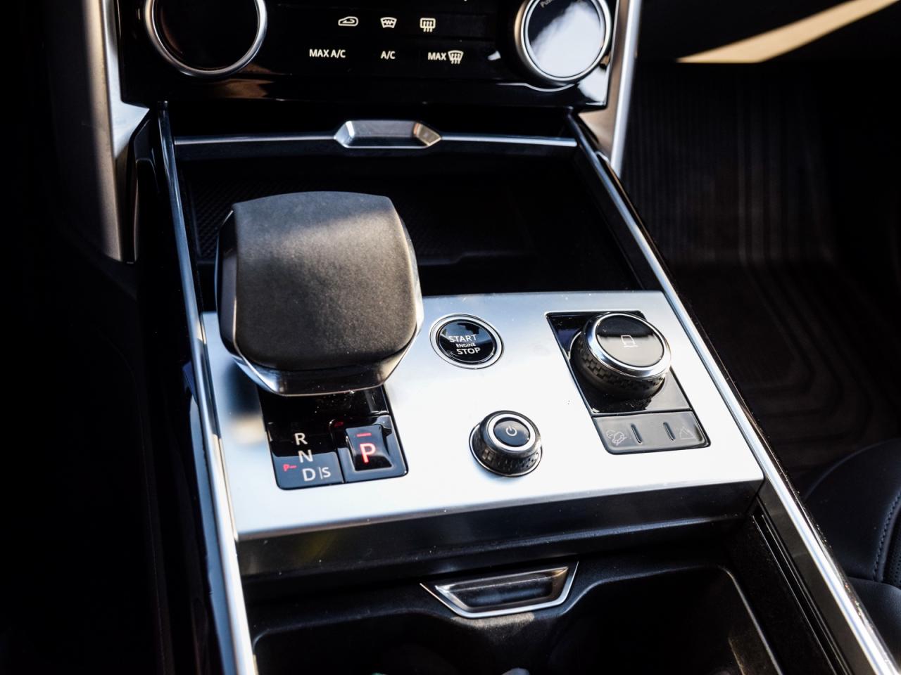 2023 Land Rover Range Rover LWB Photo