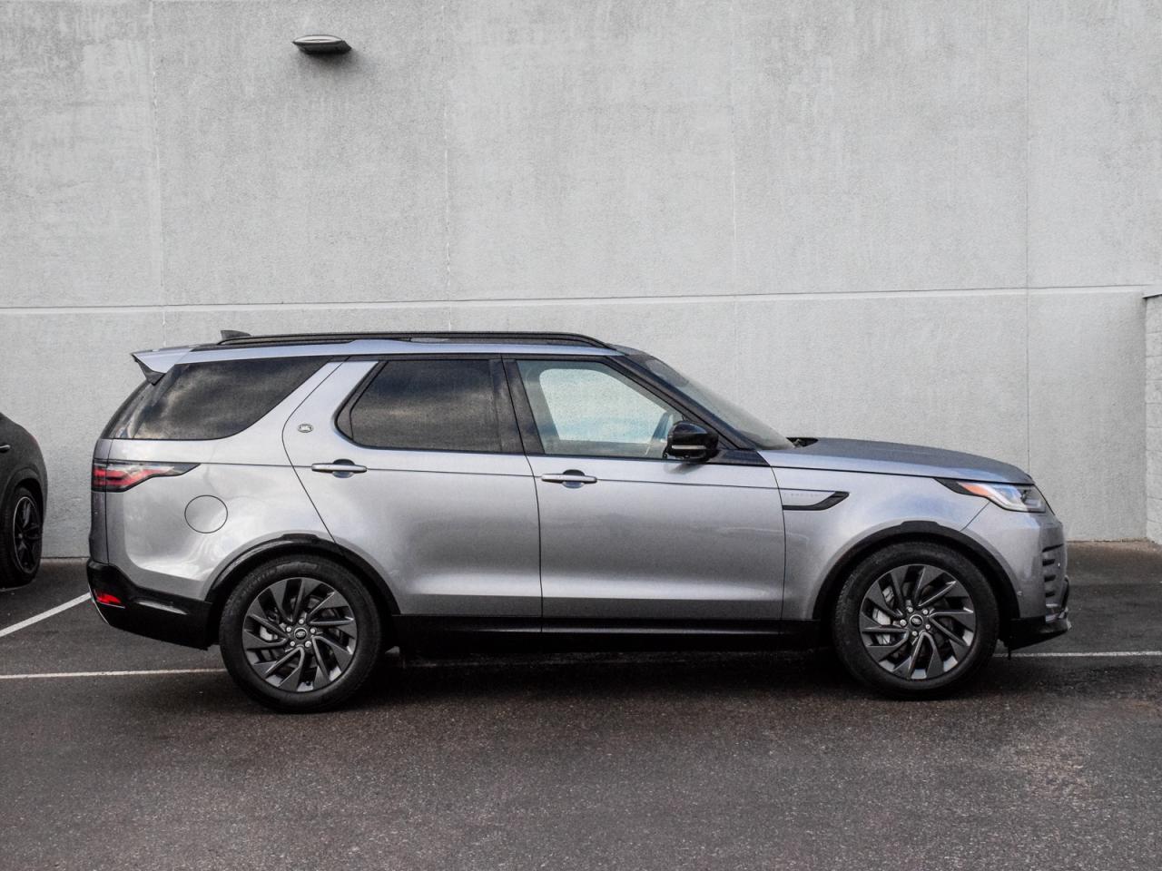 2022 Land Rover Discovery P300 R-Dynamic S Photo