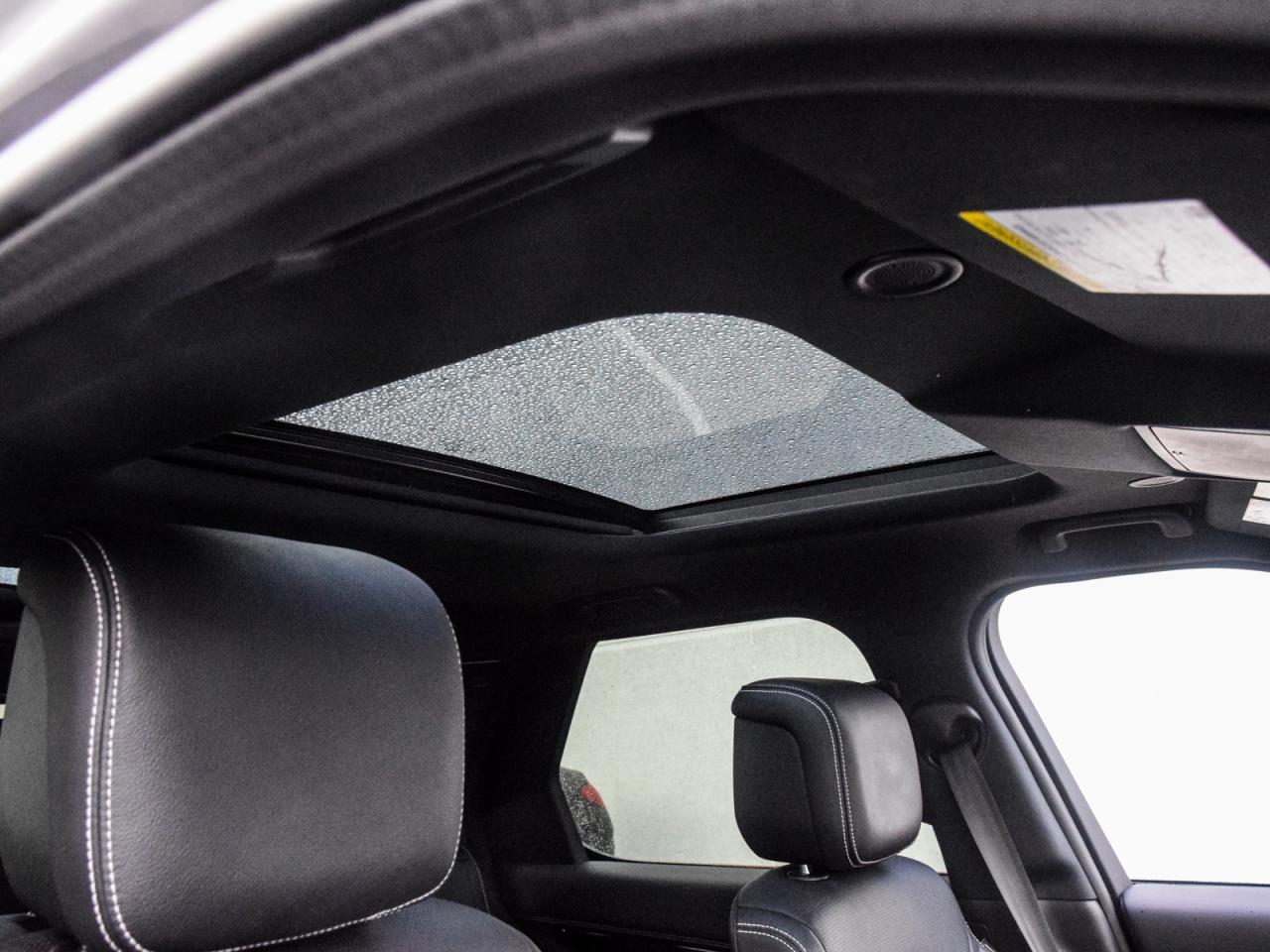 2022 Land Rover Discovery 7 PASSENGER 18 WAY SEATS MERIDIAN SOUND Photo