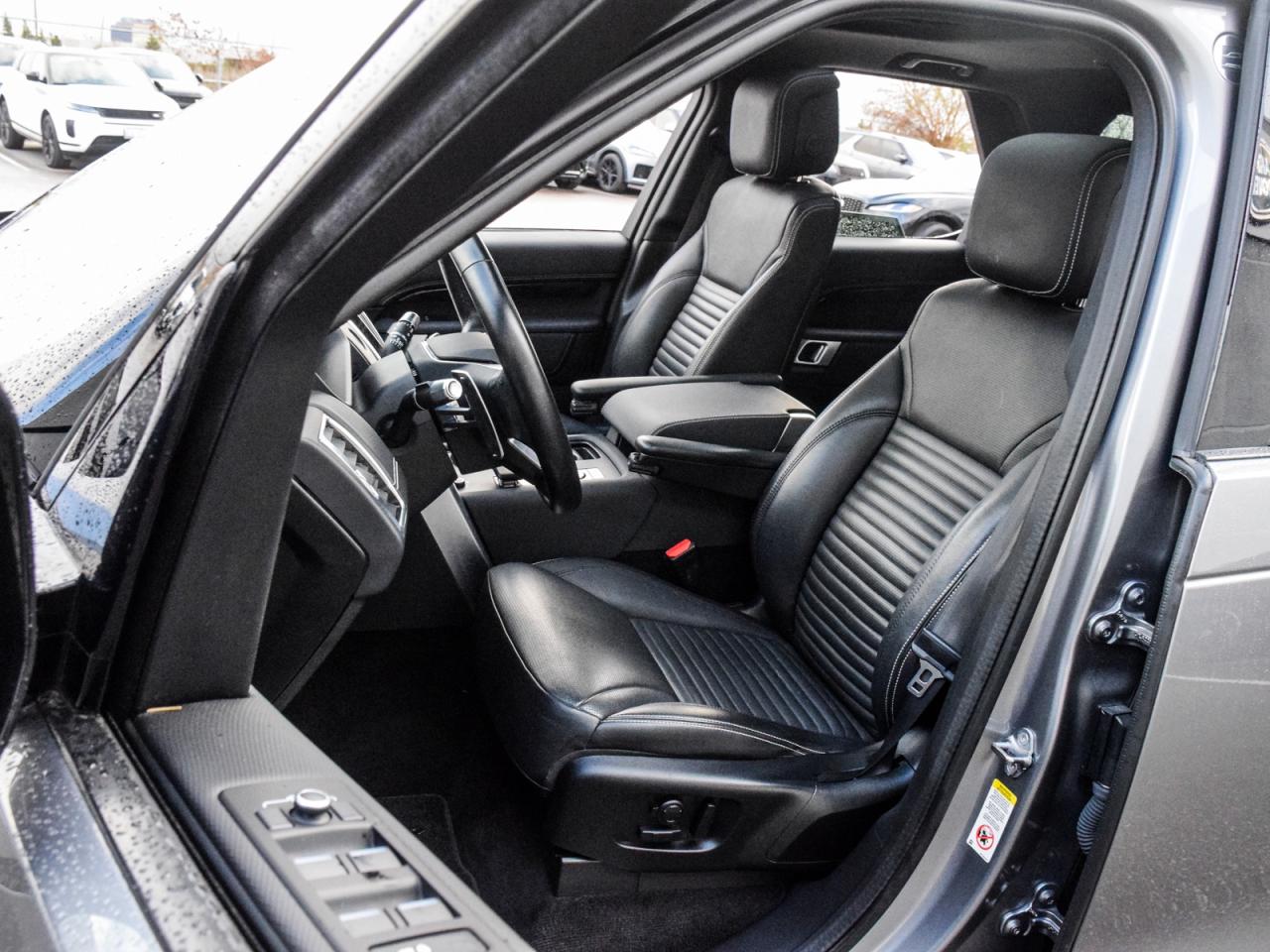 2022 Land Rover Discovery 7 PASSENGER 18 WAY SEATS MERIDIAN SOUND Photo