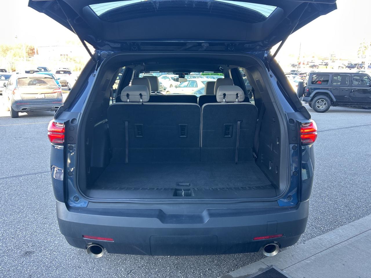 2023 Chevrolet Traverse LS   8 Passenger   Remote Start   Clean Carfax Photo4