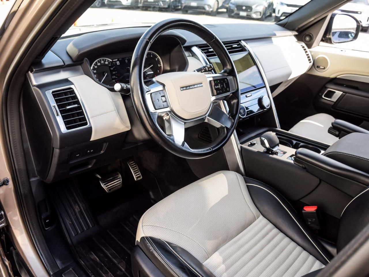 2023 Land Rover Discovery P360 R-Dynamic HSE Photo