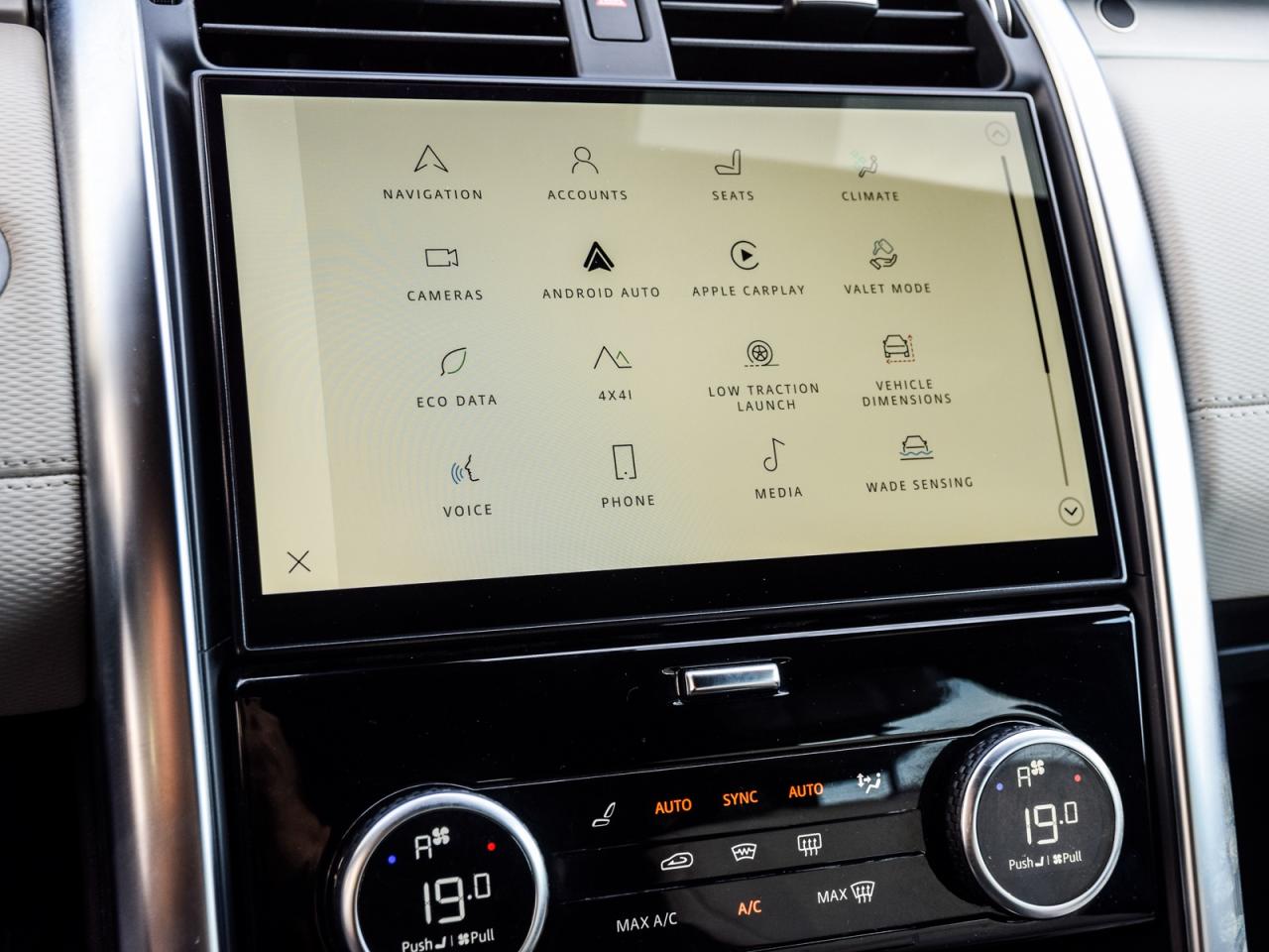 2023 Land Rover Discovery P360 R-Dynamic HSE Photo