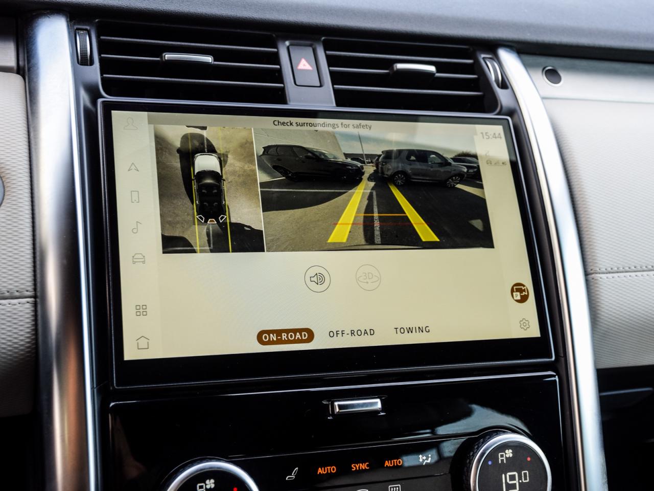 2023 Land Rover Discovery P360 R-Dynamic HSE Photo