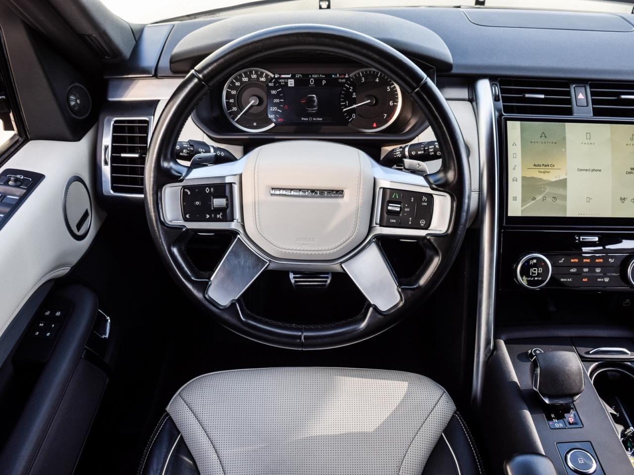 2023 Land Rover Discovery LOADED HSE 7 PASSENGER Photo