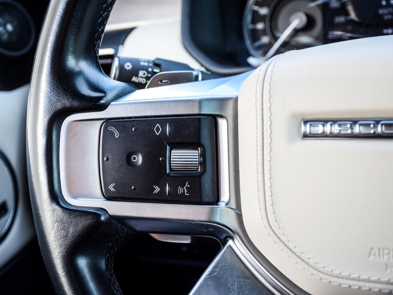 2023 Land Rover Discovery P360 R-Dynamic HSE Photo