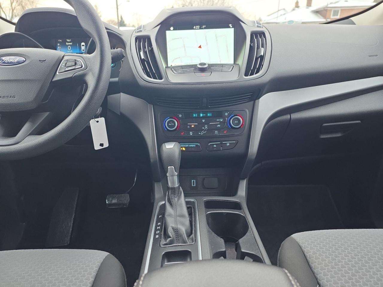2017 Ford Escape 4WD * NO ACCIDENTS / CARPLAY/ CAMERA / LOW KM / VE Photo