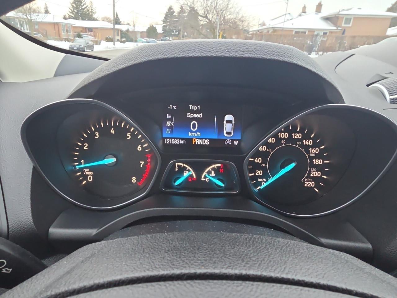 2017 Ford Escape 4WD * NO ACCIDENTS / CARPLAY/ CAMERA / LOW KM / VE Photo