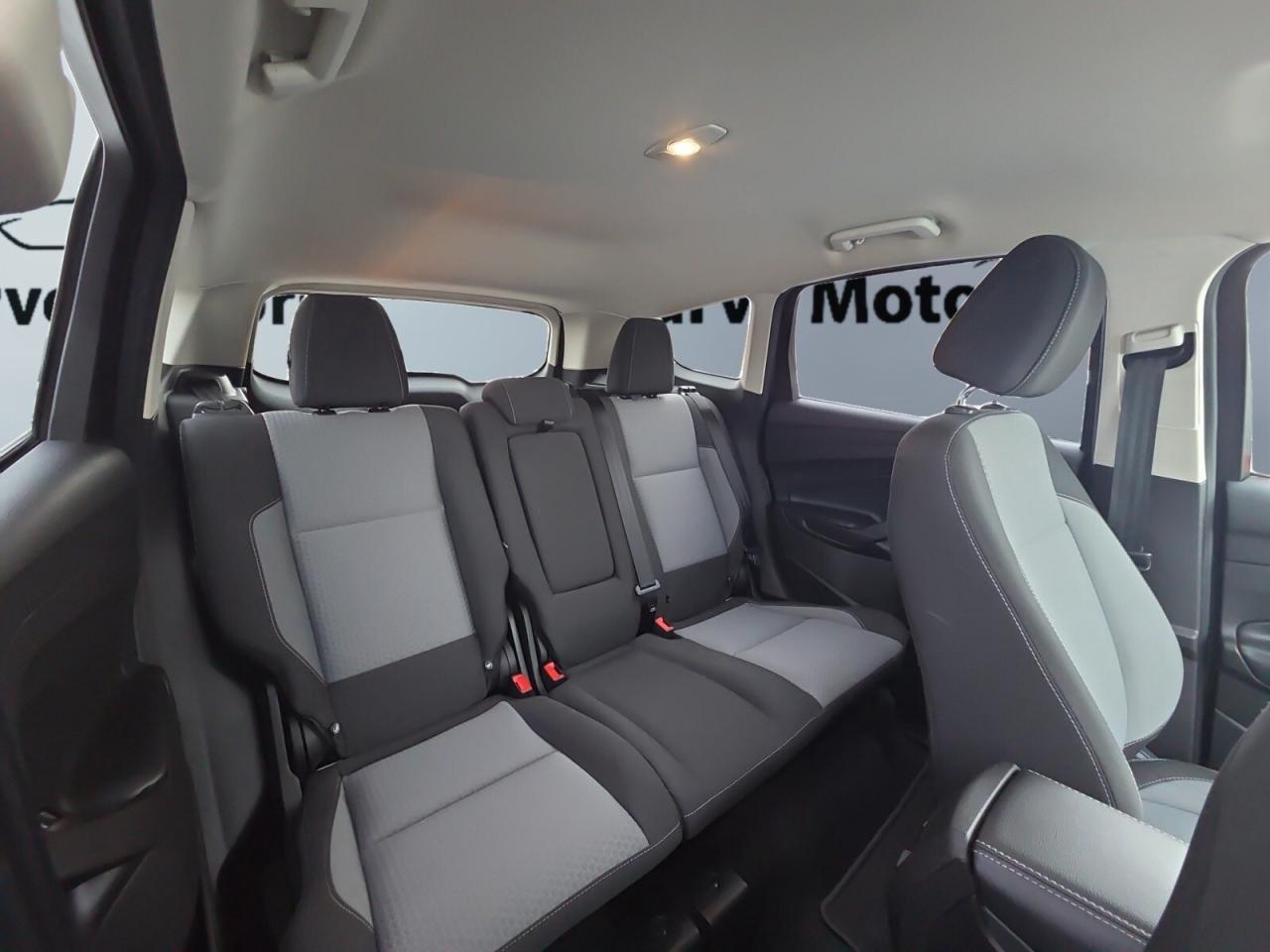 2017 Ford Escape 4WD * NO ACCIDENTS / CARPLAY/ CAMERA / LOW KM / VE Photo