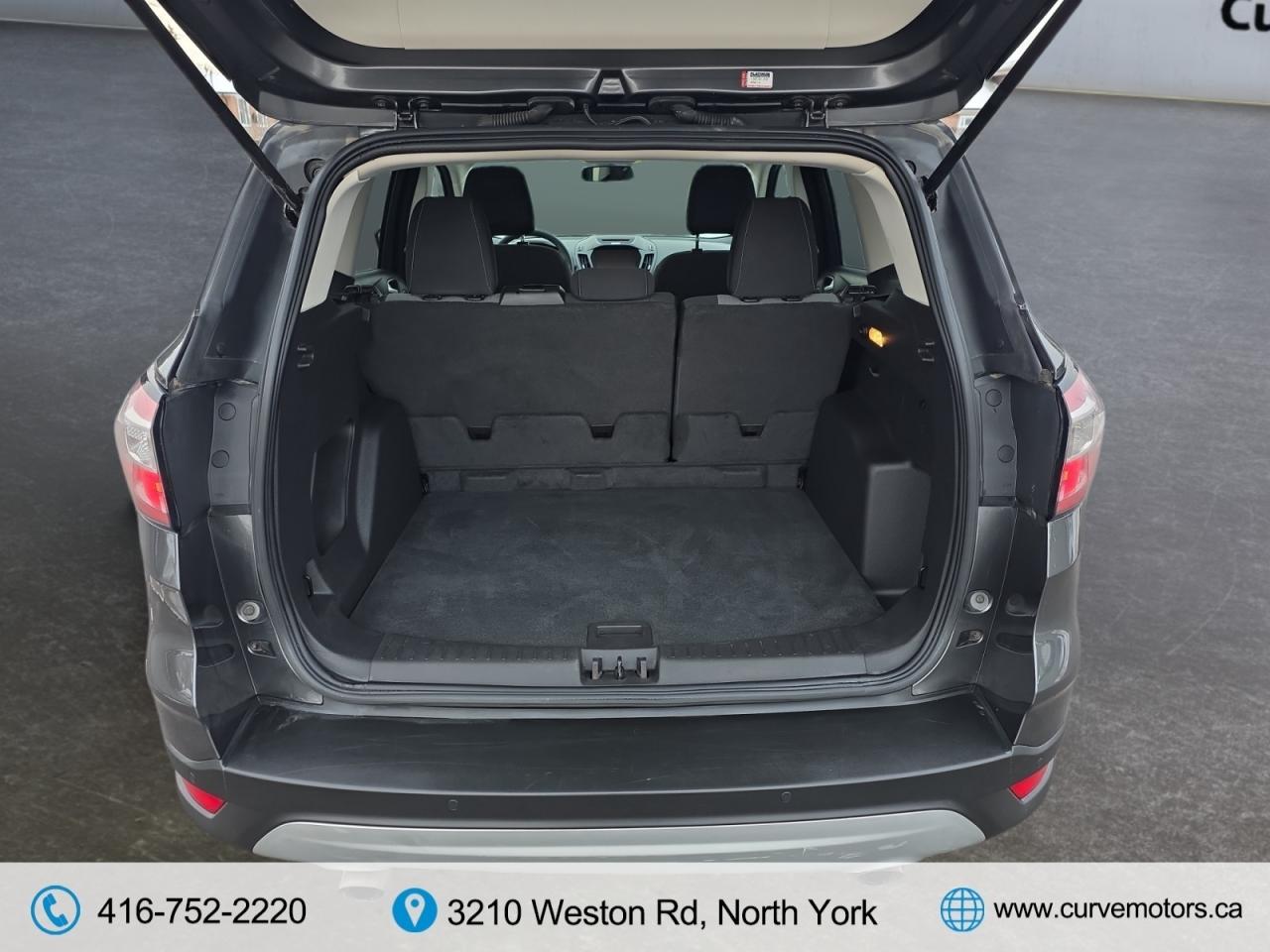 2017 Ford Escape 4WD * NO ACCIDENTS / CARPLAY/ CAMERA / LOW KM / VE Photo