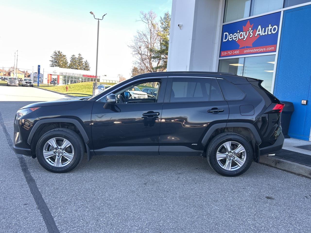 2023 Toyota RAV4 Hybrid LE   Clean Carfax Photo4