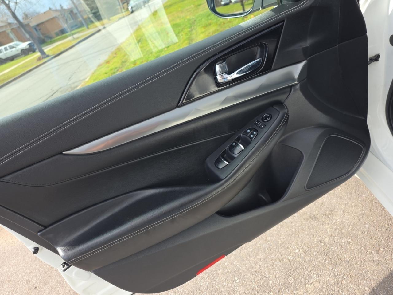 2021 Nissan Maxima SL * NO ACCIDENTS / 300 HP / DRIVER ASSIST / PANO Photo