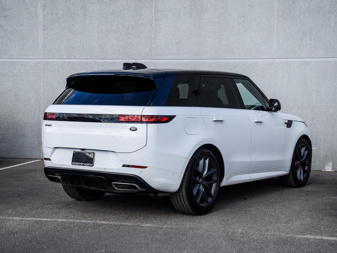 2023 Land Rover Range Rover Sport DYNAMIC 22's BLACK PACK 20 WAY SEATS Photo