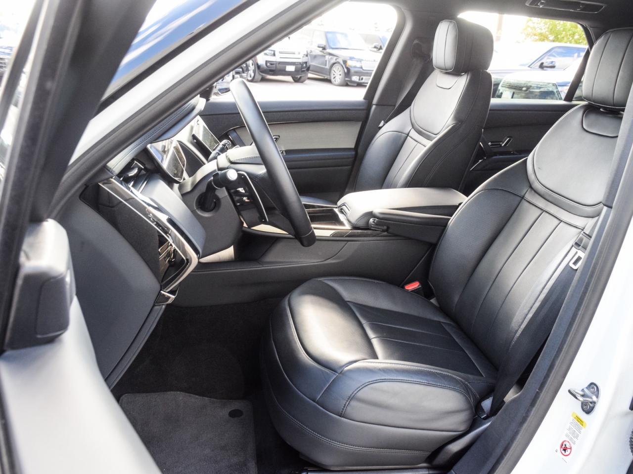 2023 Land Rover Range Rover Sport DYNAMIC 22's BLACK PACK 20 WAY SEATS Photo