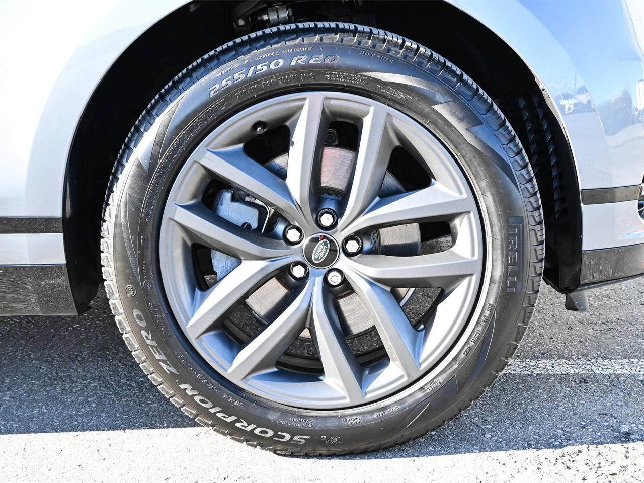 2024 Land Rover Range Rover Velar Dynamic SE Photo3