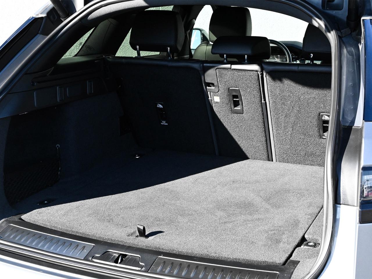 2024 Land Rover Range Rover Velar Dynamic SE Photo