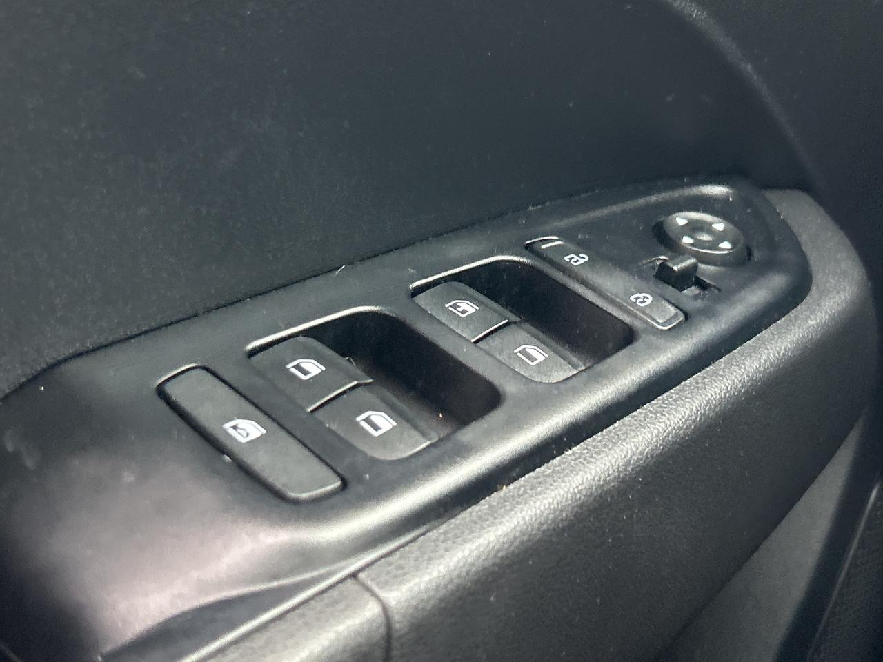 2023 Hyundai Venue Essential   Factory Warranty   Clean Carfax Photo