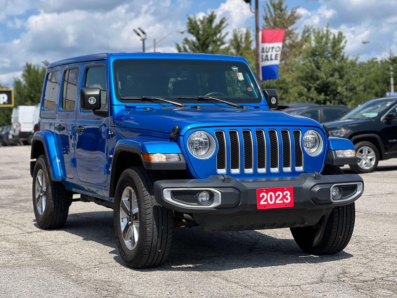2023 Jeep Wrangler Sahara 4 Door 4x4 w/Body Colour Hard Top Photo3