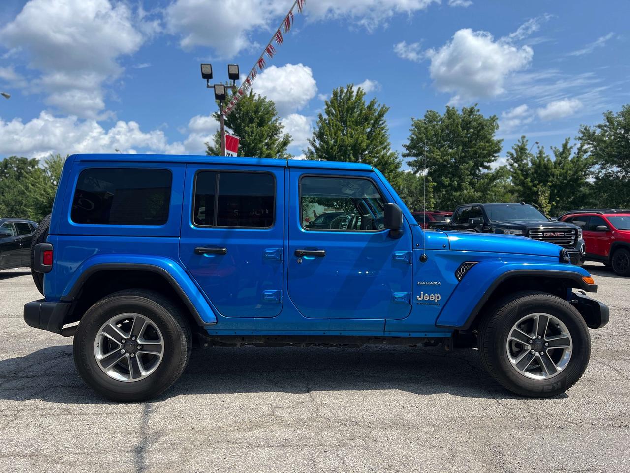 2023 Jeep Wrangler Sahara 4 Door 4x4 w/Body Colour Hard Top Photo