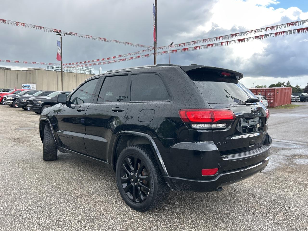2020 Jeep Grand Cherokee Altitude w/Bi-Xenon HID Headlights, Quadra-Trac II Photo