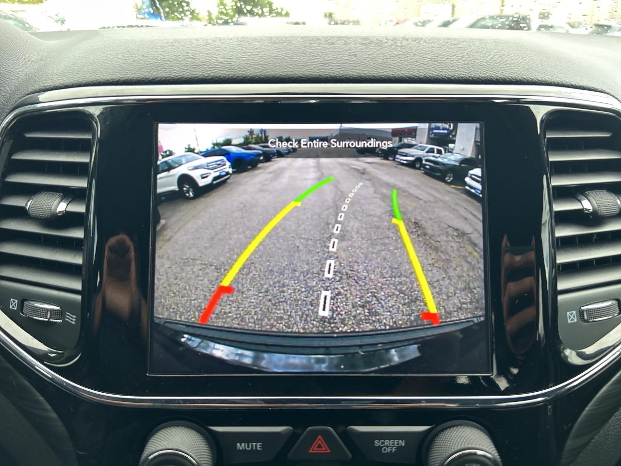 2020 Jeep Grand Cherokee Altitude w/Bi-Xenon HID Headlights, Quadra-Trac II Photo