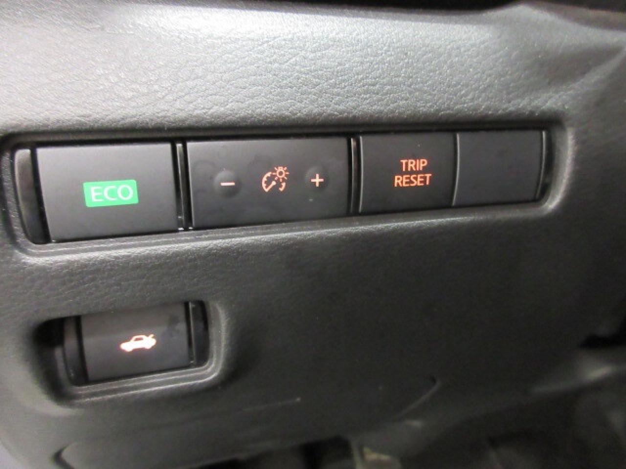 2024 Nissan Sentra SV, HTD. SEATS, ALLOYS, A/C, APPLE/ANDROID, 55K! Photo