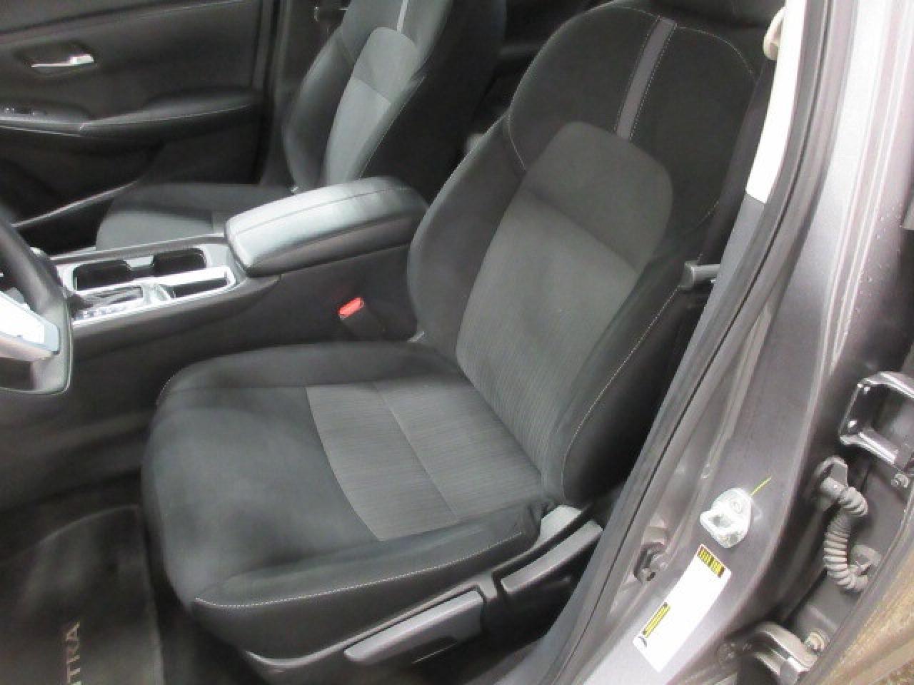 2024 Nissan Sentra SV, HTD. SEATS, ALLOYS, A/C, APPLE/ANDROID, 55K! Photo