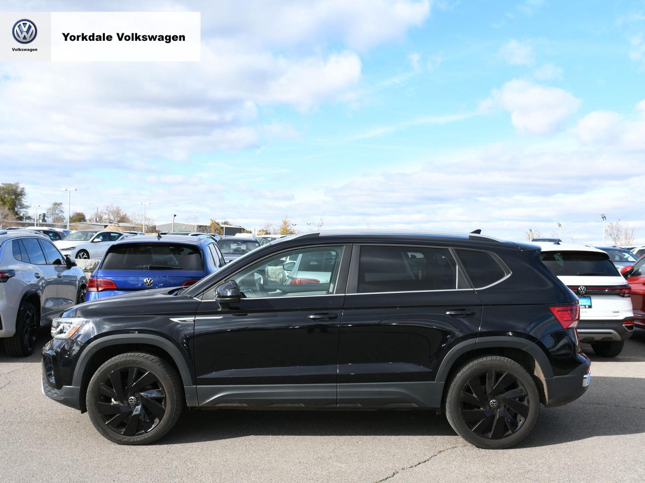 2023 Volkswagen Taos  Photo2