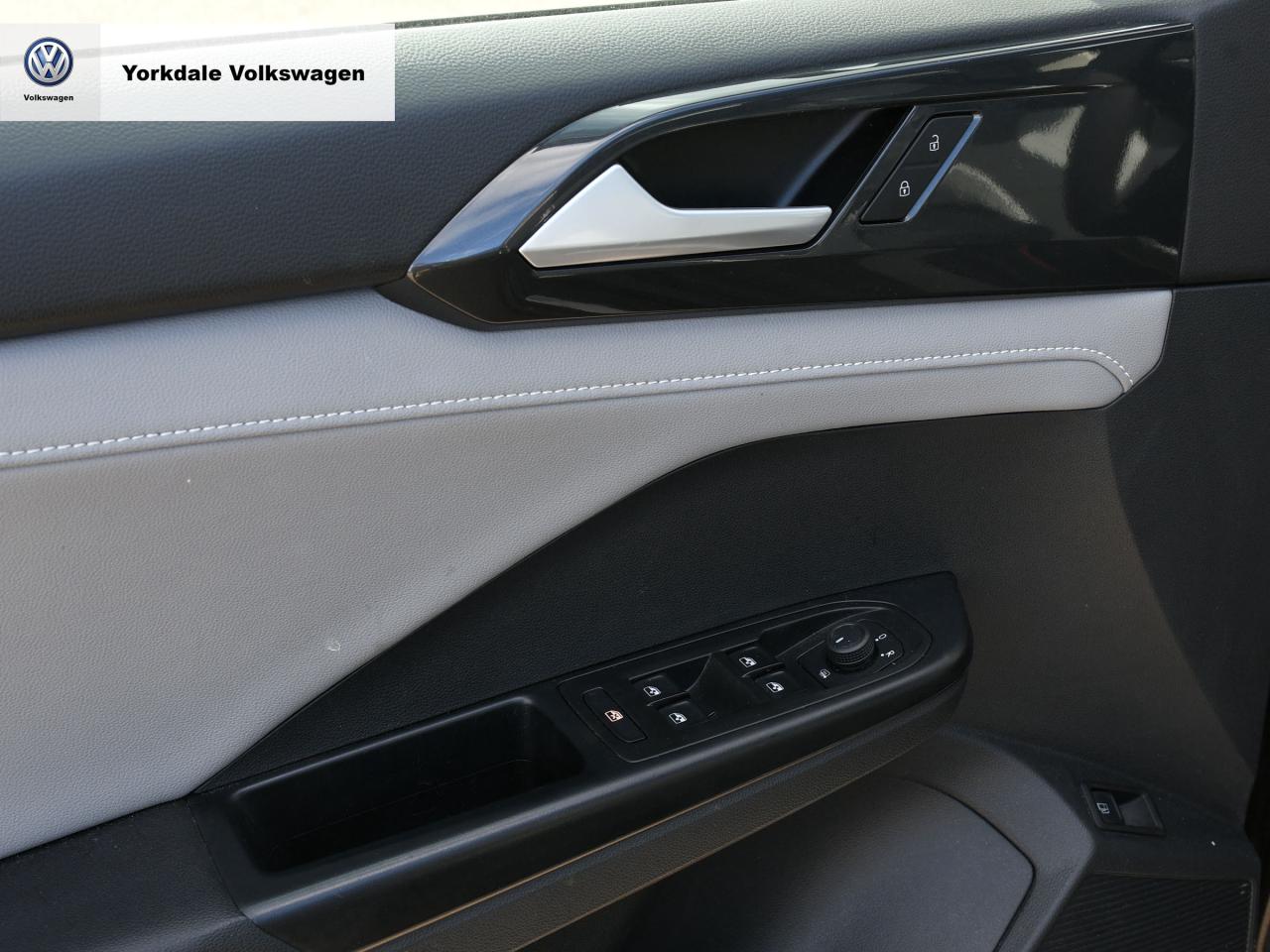 2023 Volkswagen Taos  Photo