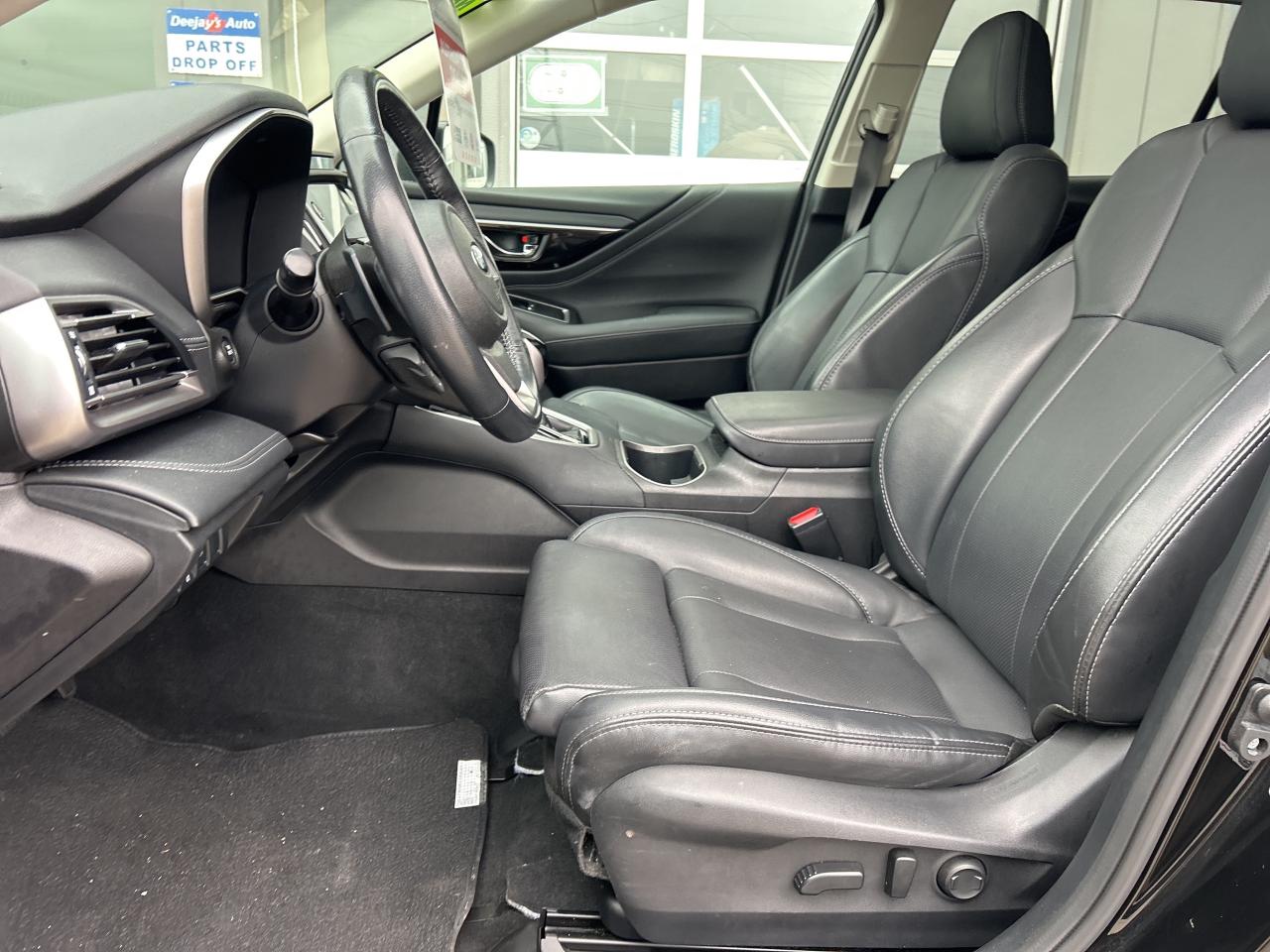 2022 Subaru Outback Limited   NAV   Sunroof   Leather   Clean Carfax Photo