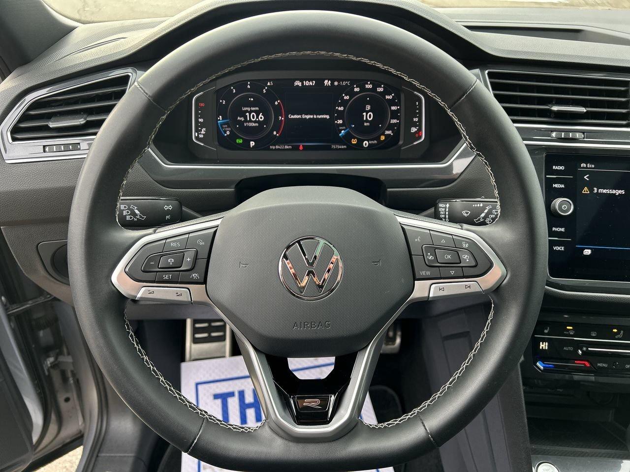 2023 Volkswagen Tiguan Comfortline R-Line Black 2.0T 4MOTION Panoramic Ro Photo