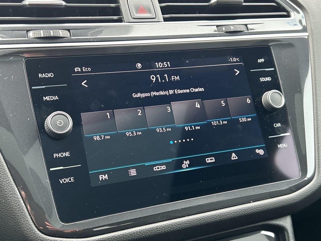 2023 Volkswagen Tiguan Comfortline R-Line Black 2.0T 4MOTION Panoramic Ro Photo