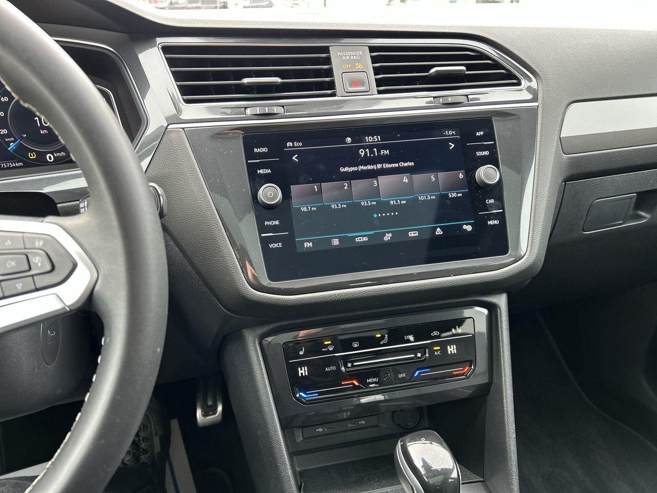 2023 Volkswagen Tiguan Comfortline R-Line Black 2.0T 4MOTION Panoramic Ro Photo