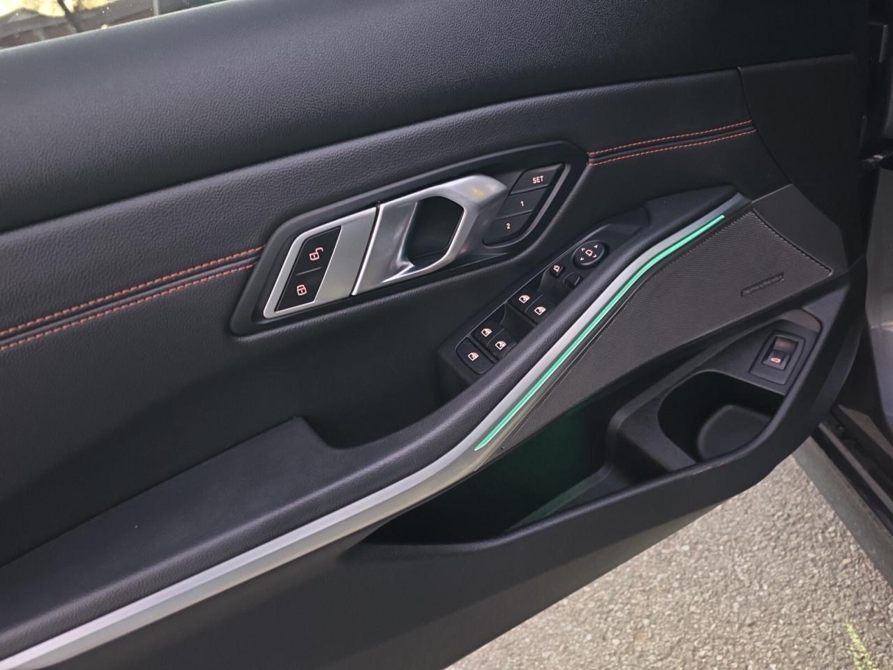 2021 BMW 3 Series 330i xDrive *NO ACCIDENTS/HUD/HARMAN KARDON/CARPLA Photo