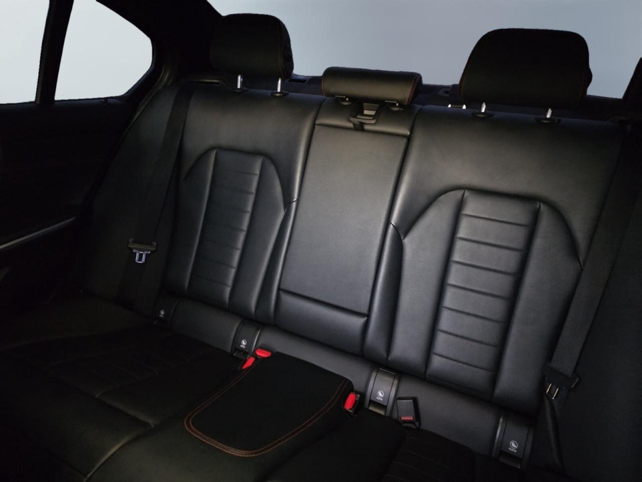 2021 BMW 3 Series 330i xDrive *NO ACCIDENTS/HUD/HARMAN KARDON/CARPLA Photo