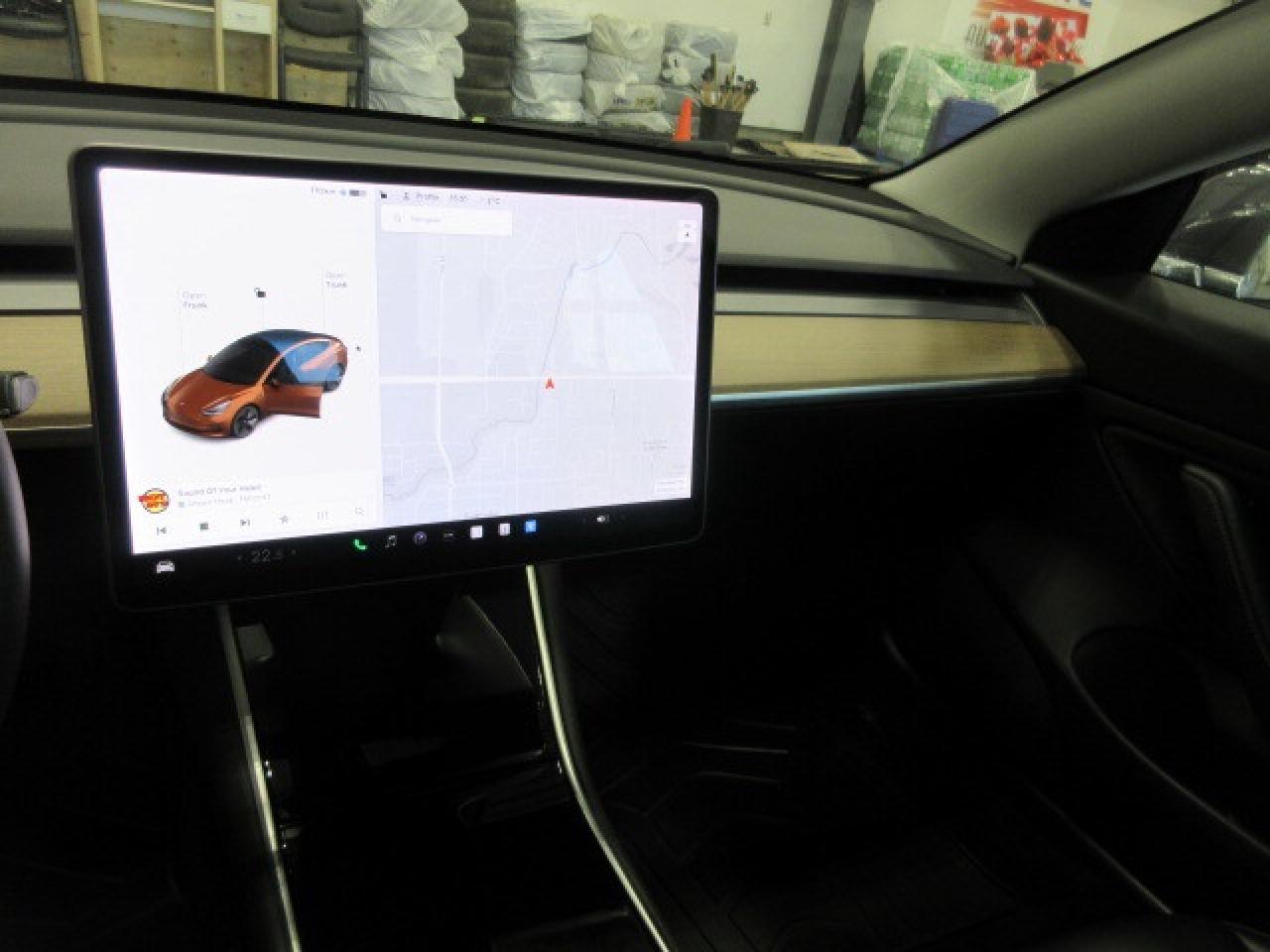 2019 Tesla Model 3 STANDARD RANGE PLUS RWD, NAV, LEATHER, 107K! Photo