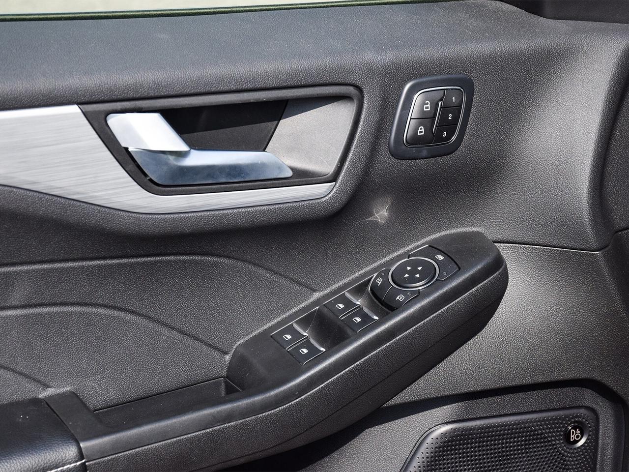 2024 Ford Escape PHEV   PREMIUM PACKAGE   MOONROOF   TOW PKG Photo