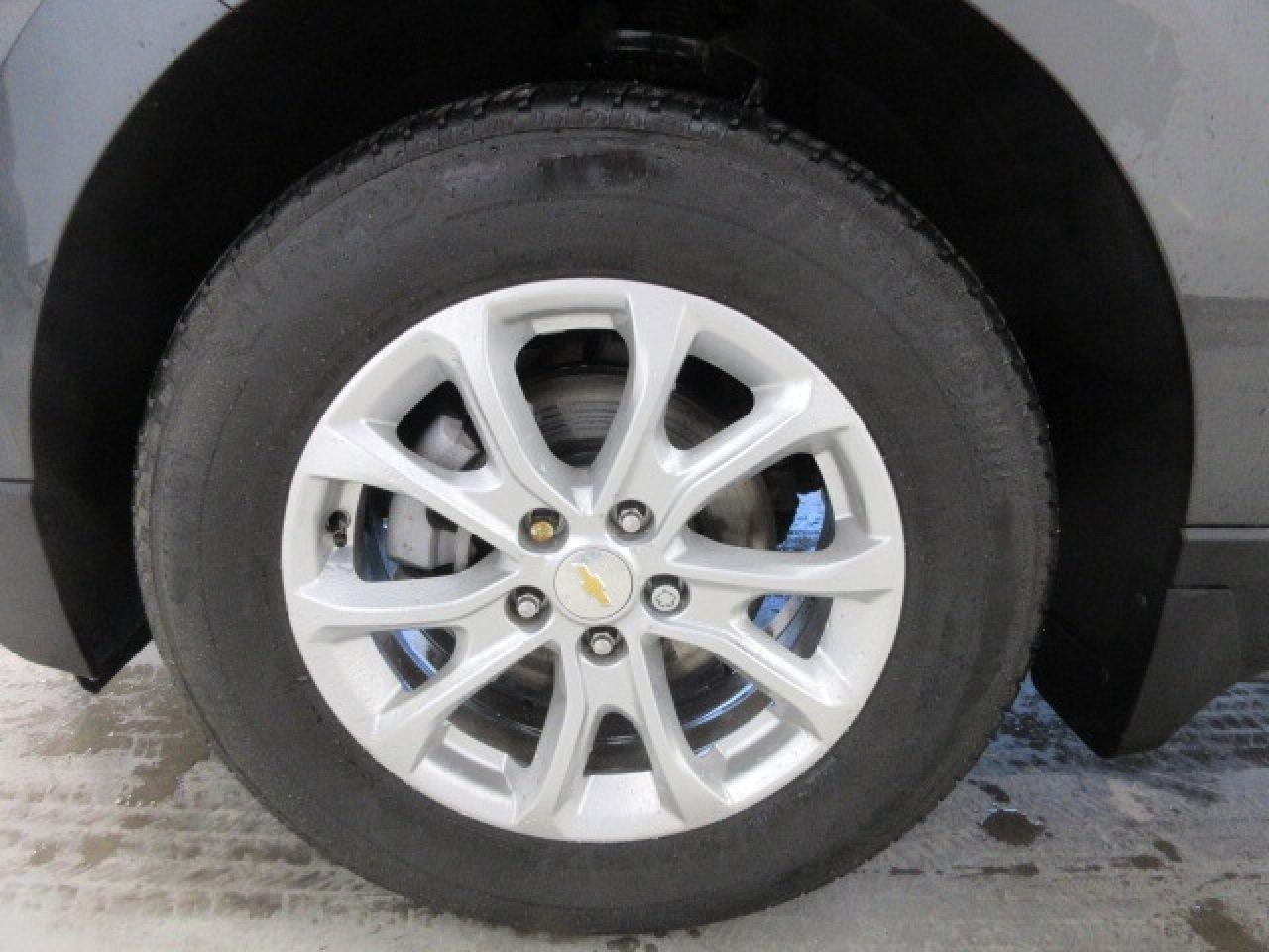 2021 Chevrolet Equinox LT AWD, ALLOYS, APPLE/ANDROID, HTD. SEATS, 61K! Photo