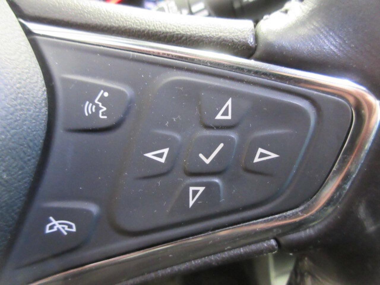 2021 Chevrolet Equinox LT AWD, ALLOYS, APPLE/ANDROID, HTD. SEATS, 61K! Photo